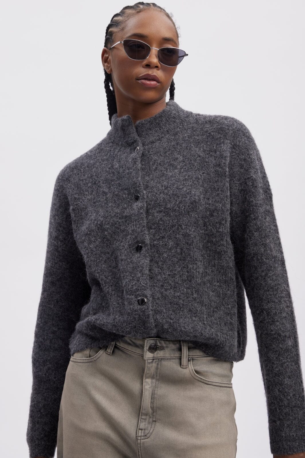 Gestuz - Alphagz Short Cardigan - 106286 Charcoal Melange - Image 4